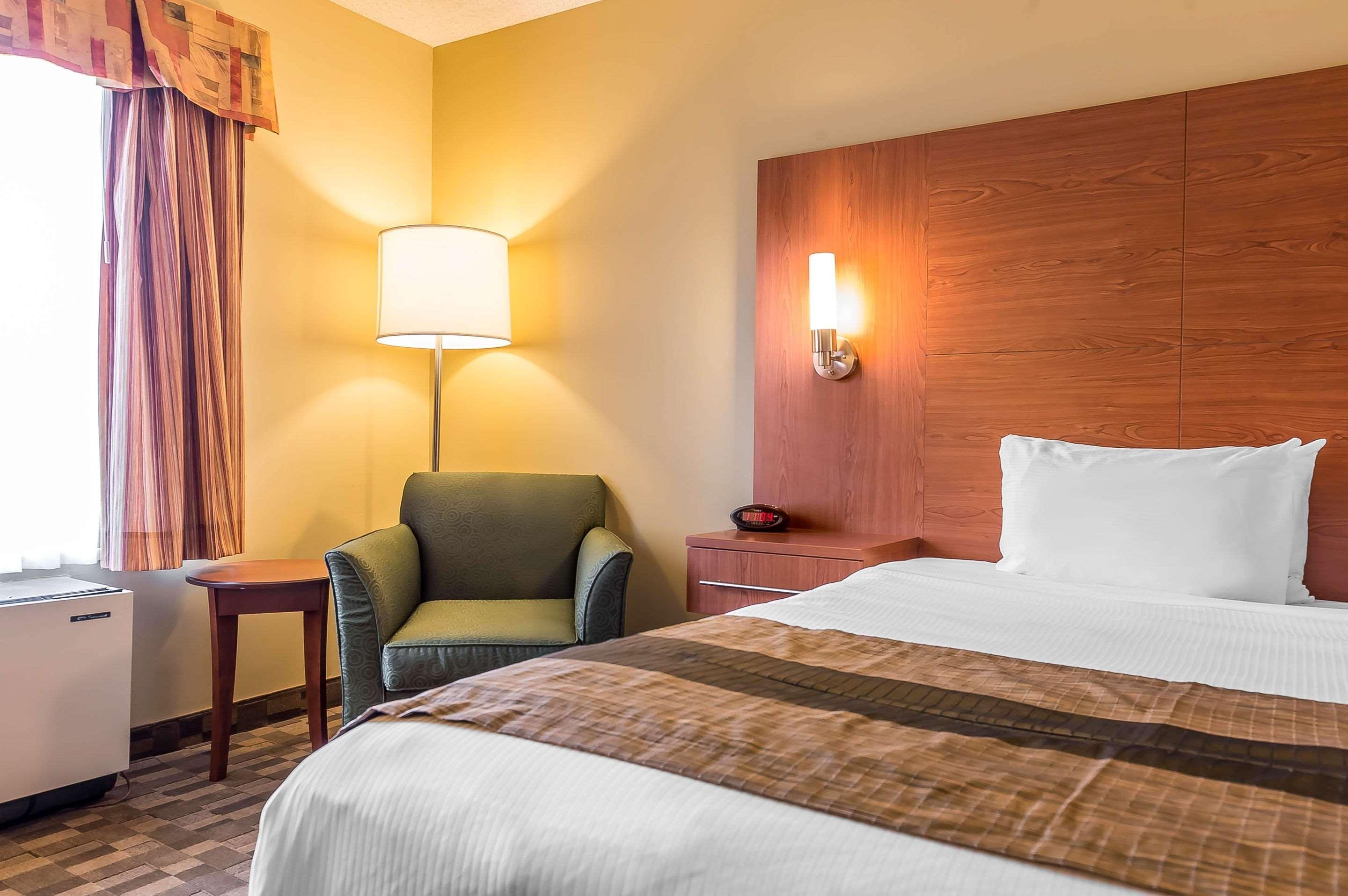 הוקסברי Quality Inn & Suites מראה חיצוני תמונה
