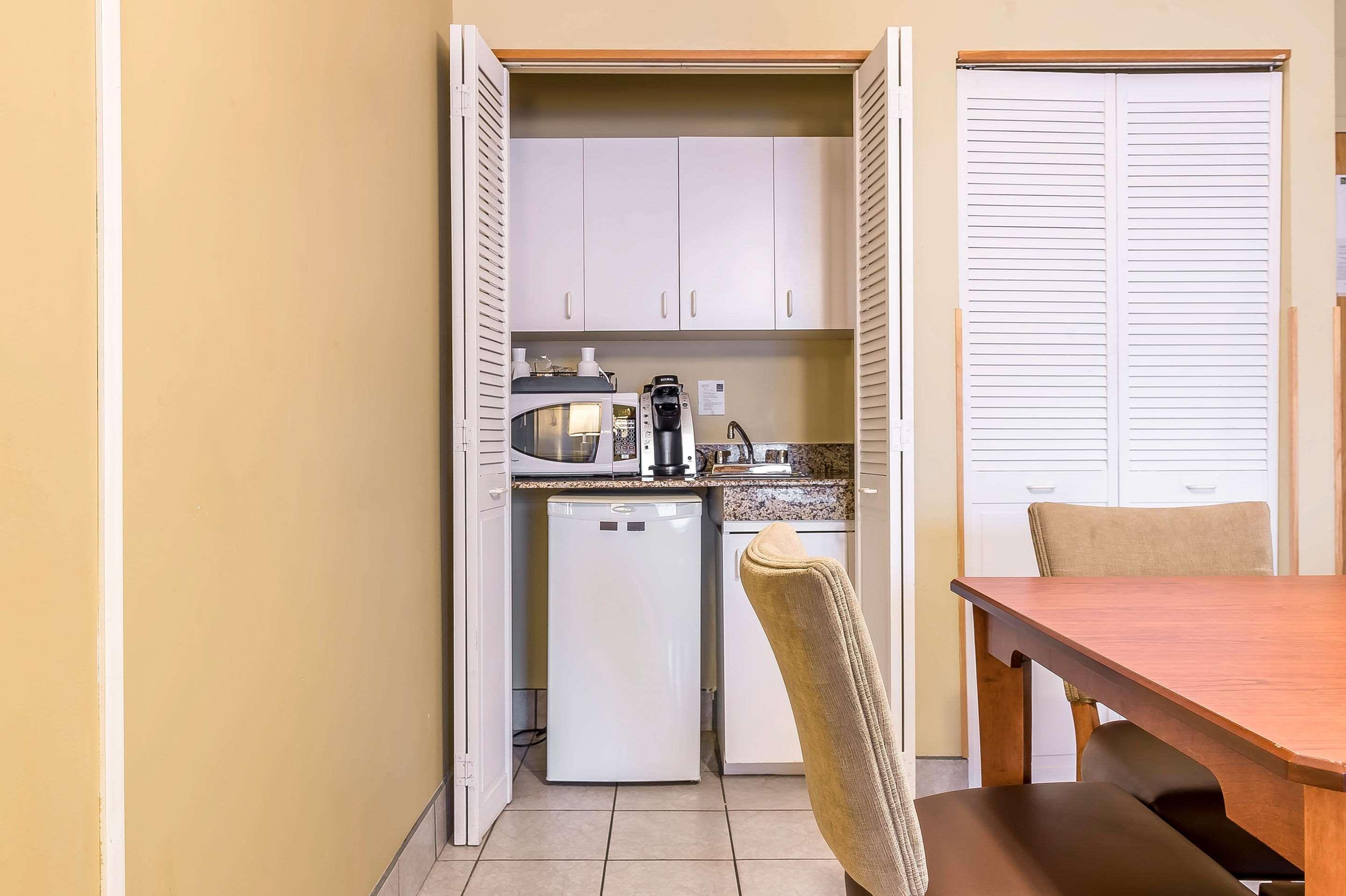 הוקסברי Quality Inn & Suites מראה חיצוני תמונה