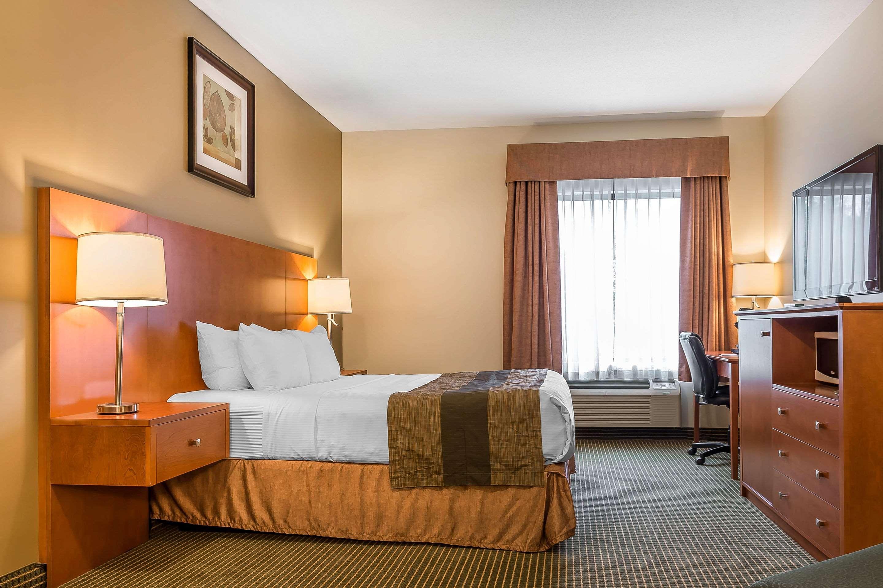 הוקסברי Quality Inn & Suites מראה חיצוני תמונה