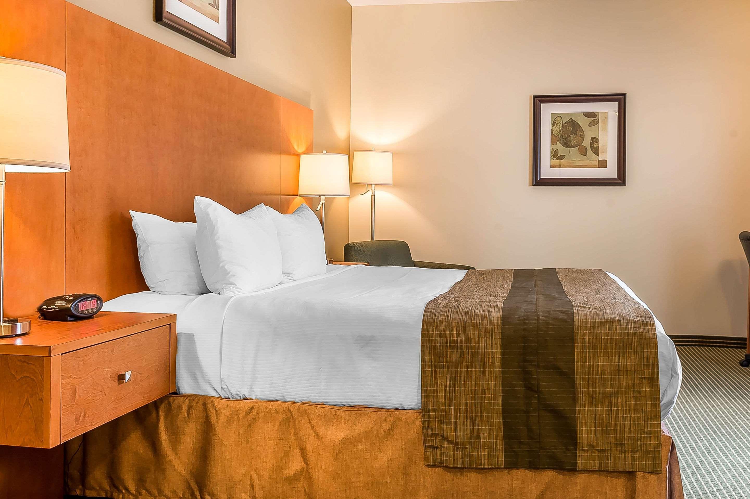 הוקסברי Quality Inn & Suites מראה חיצוני תמונה