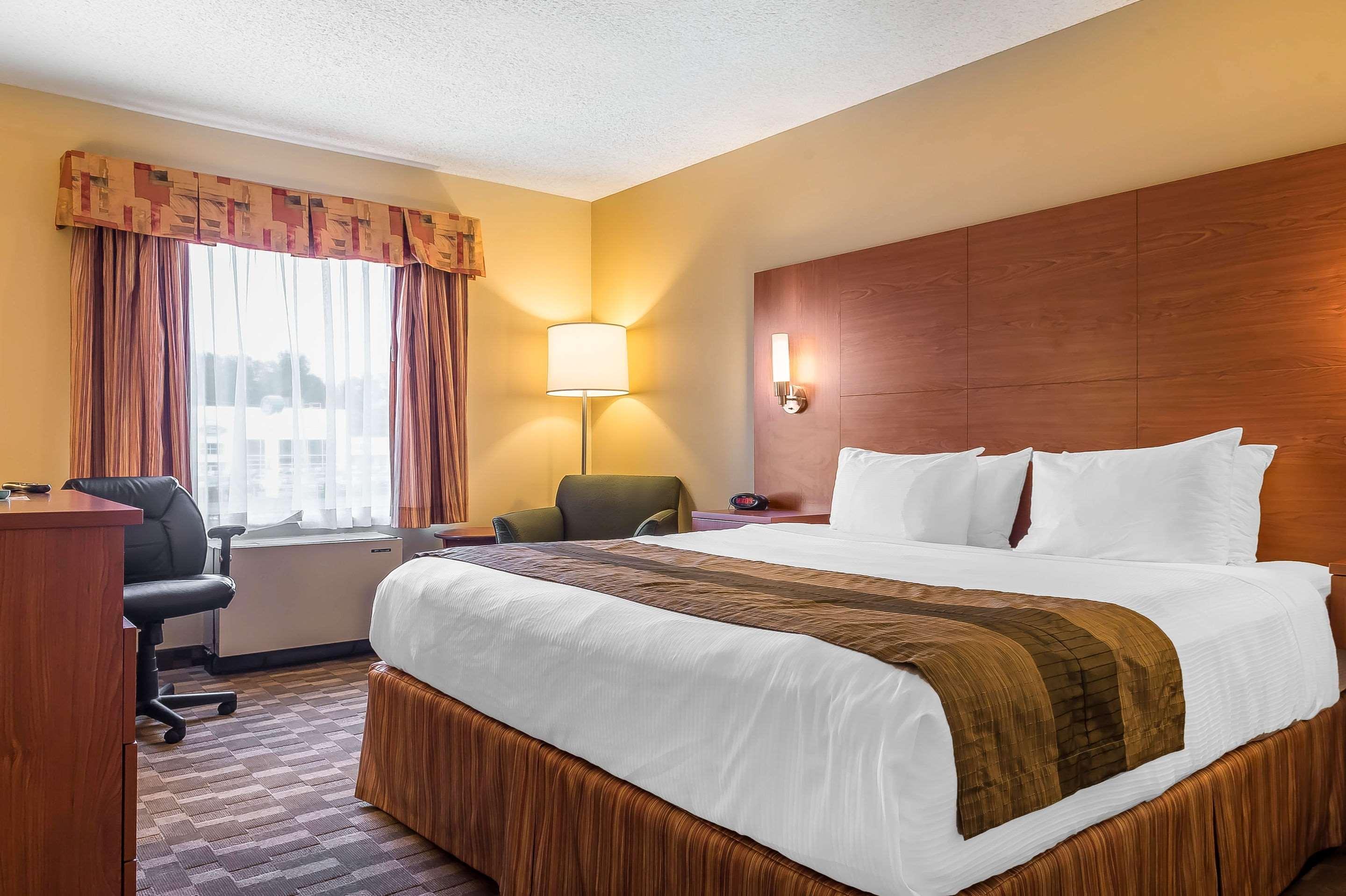 הוקסברי Quality Inn & Suites מראה חיצוני תמונה