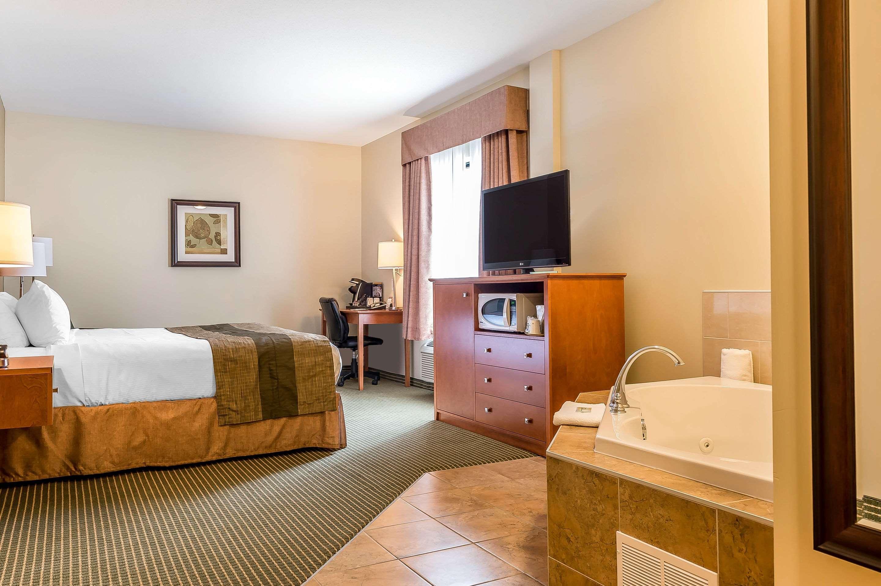 הוקסברי Quality Inn & Suites מראה חיצוני תמונה