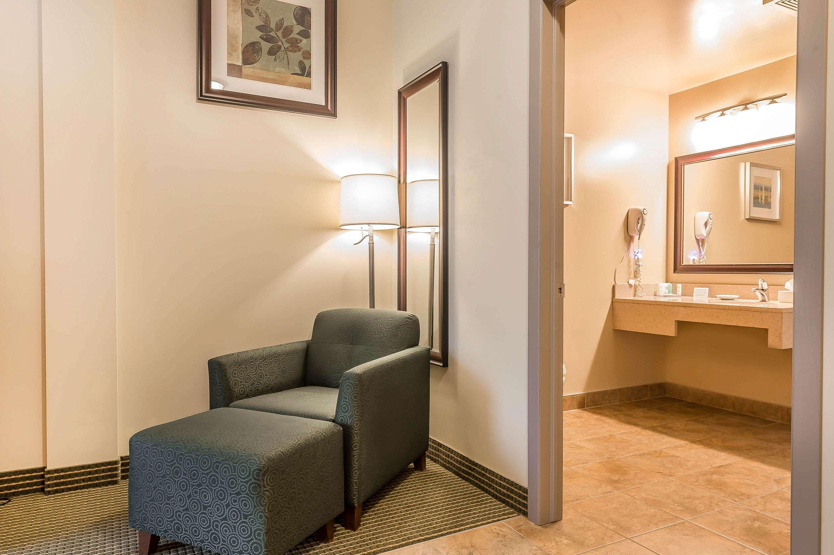 הוקסברי Quality Inn & Suites מראה חיצוני תמונה