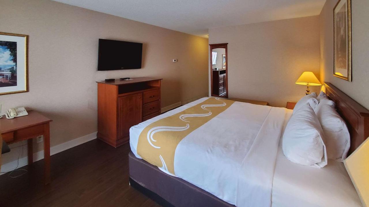 הוקסברי Quality Inn & Suites מראה חיצוני תמונה