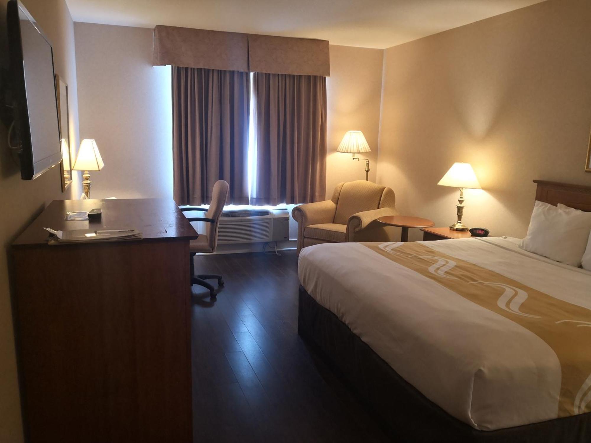 הוקסברי Quality Inn & Suites מראה חיצוני תמונה