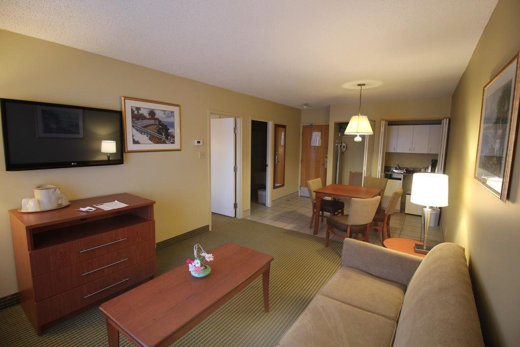 הוקסברי Quality Inn & Suites מראה חיצוני תמונה
