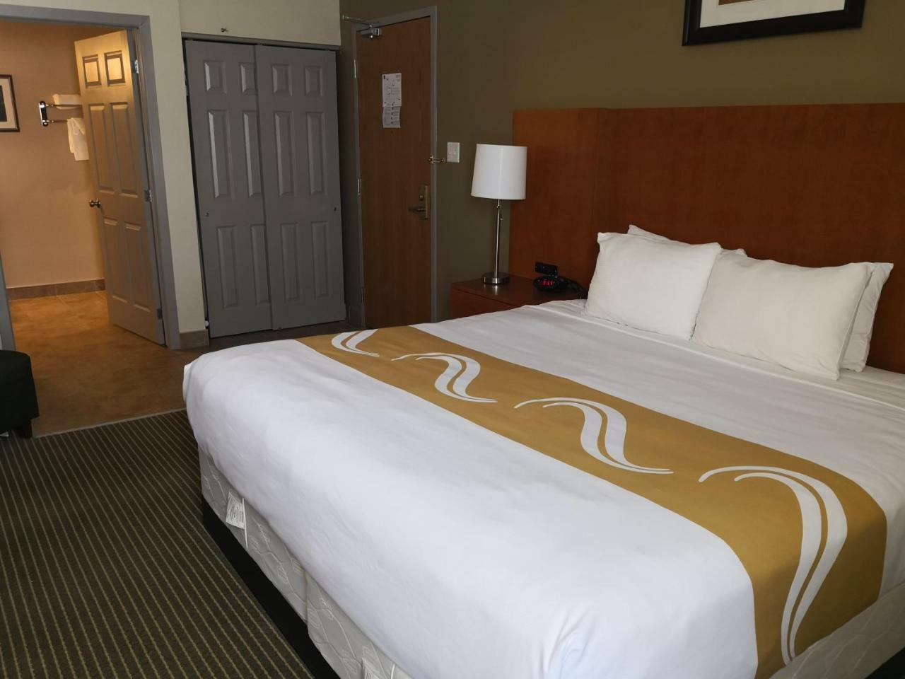 הוקסברי Quality Inn & Suites מראה חיצוני תמונה